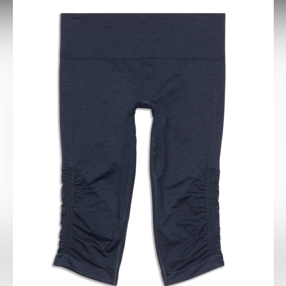 Lululemon ebb and flow crop pant size 4